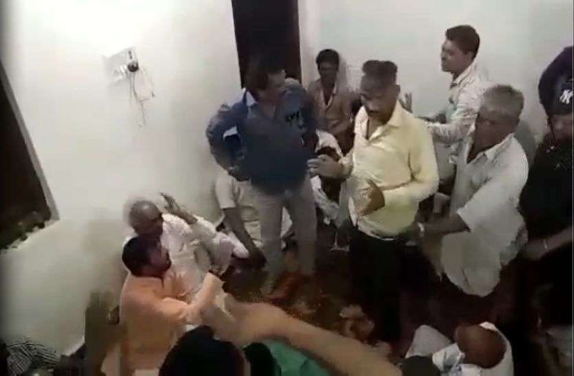 Bjp Congress Worker Fight In Madhya Pradesh