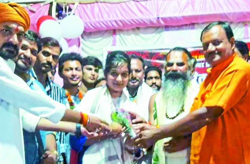 First death anniversary of the founder of Ekta Parishad कवियों ने कविताओं से, सांसद ने पौधरोपण कर दी श्रद्धांजलि