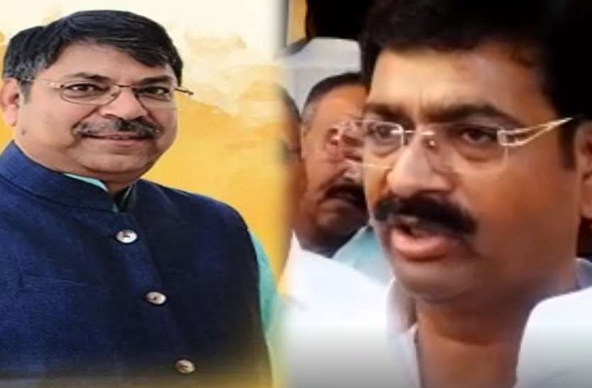 Satish Poonia खींवसर सीट से गठबंधन को लेकर उठी यह मांग, भाजपा नेता दुर्ग सिंह ने की पूनिया से मुलाकात