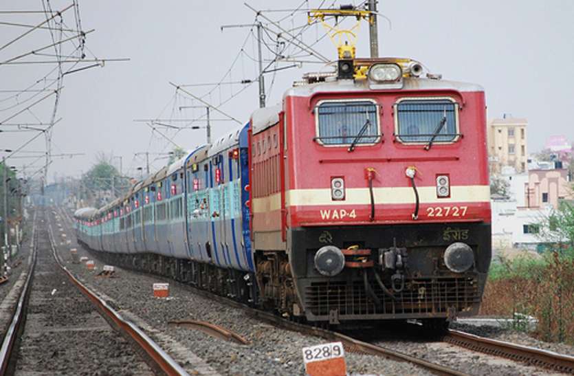 ट्रेनों में डिस्पोजल नैपकिन देने के लिए नहीं मिला सप्लायर ट्रेनों में डिस्पोजल नैपकिन देने के लिए नहीं मिला सप्लायर
