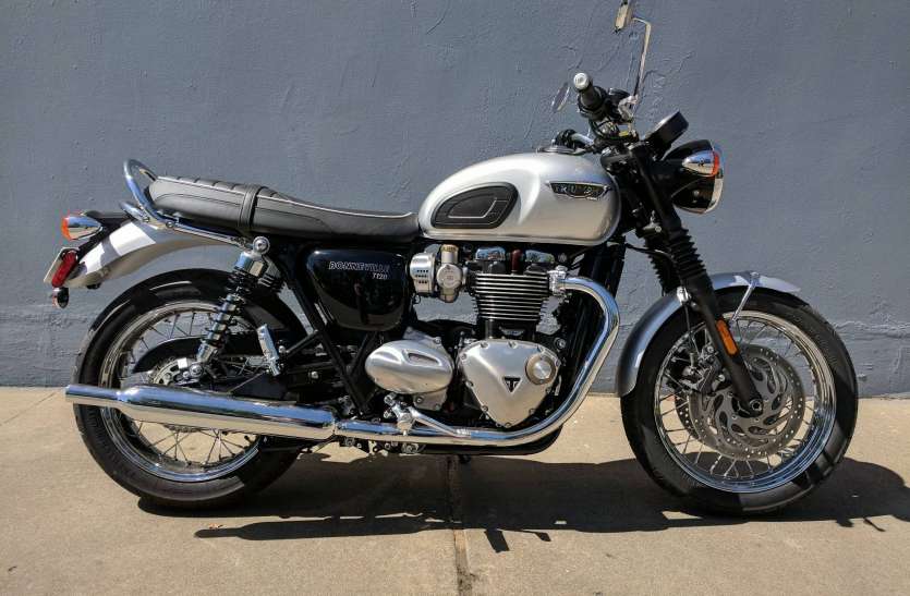 triumph_bonneville_t120.jpg मात्र 11990 रुपए में मिल रही है 10 लाख की कीमत वाली नई Triumph Bonneville, जानें पूरा ऑफर
