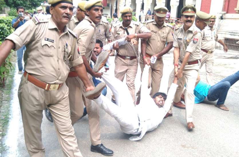 Allahabad University Uproar BIG BREAKING: इलाहाबाद यूनिवर्सिटी में स्थापना दिवस समारोह के दौरान बड़ा बवाल, छात्रों और पुलिस में झड़प