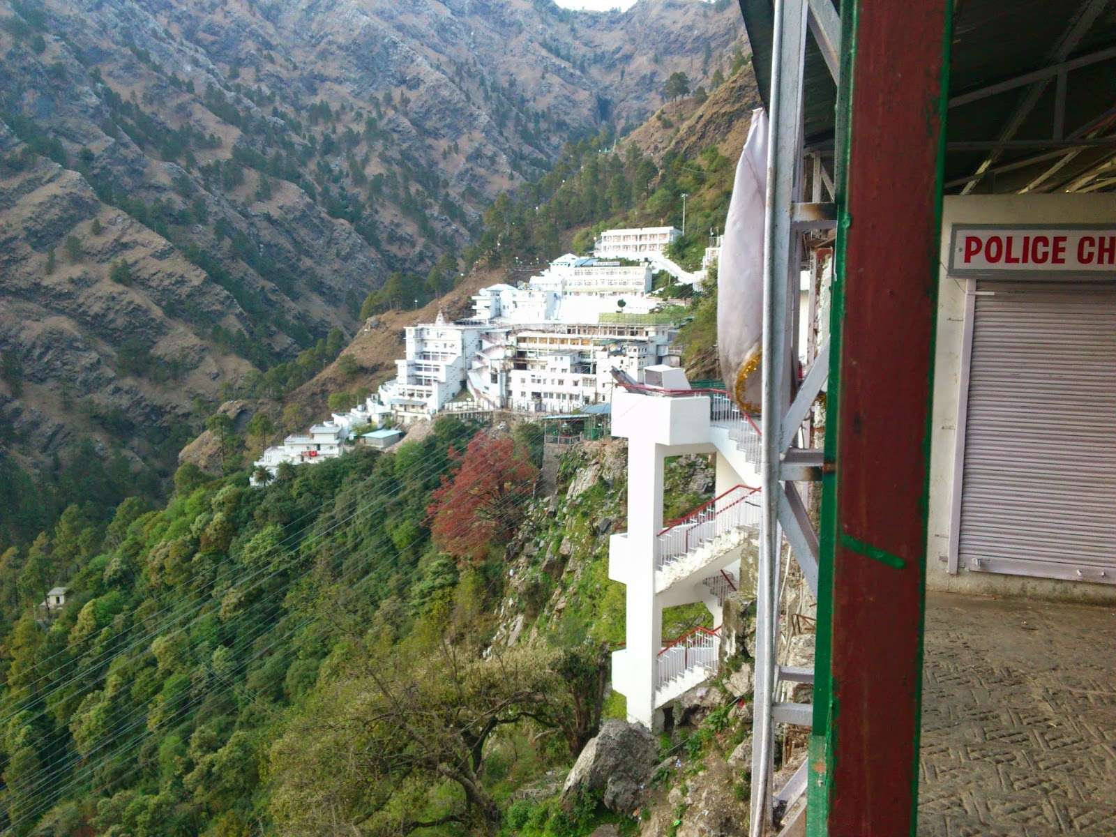 vaishno_devi_bhavan.jpg