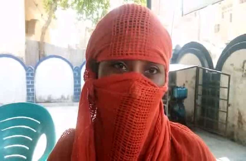 शादी का झांसा देकर रेप, गर्भपात कराकर दोस्तों से कराया गैंगरेप शादी का झांसा देकर रेप, गर्भपात कराकर दोस्तों से कराया गैंगरेप
