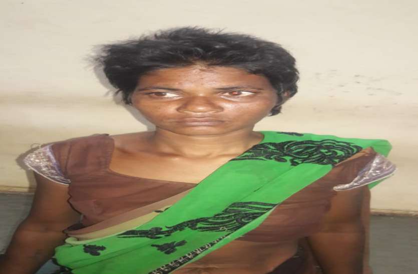 हैवान औरत ने ढाई साल की मासूम को मार कर रेत में गाड़ दिया, दूसरी बच्ची को भी मारने वाली थी तभी... हैवान औरत ने ढाई साल की मासूम को मार कर रेत में गाड़ दिया, दूसरी बच्ची को भी मारने वाली थी तभी...