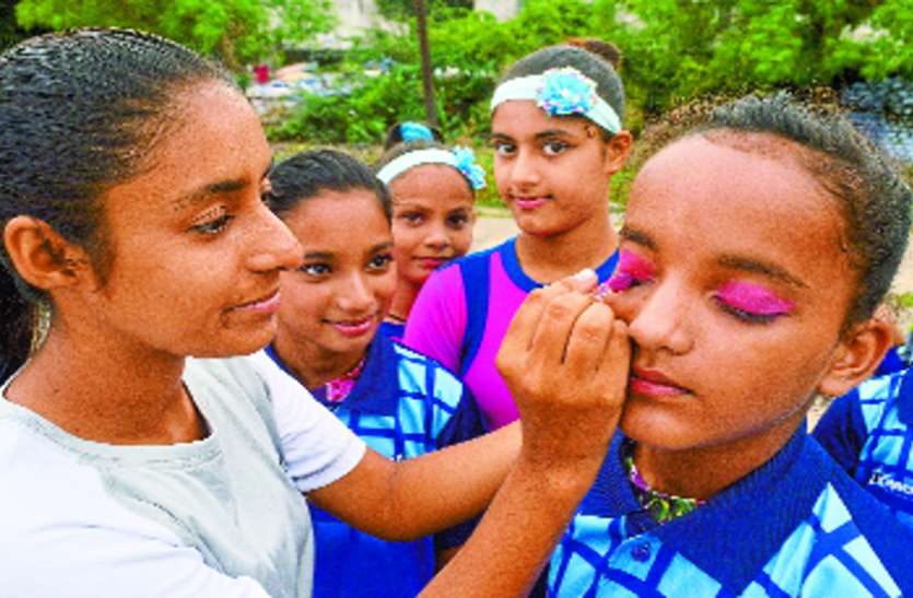 A game in which makeup has to be done before the competition ऐसा खेल जिसमें मुकाबले से पहले करना पड़ता है मेकअप