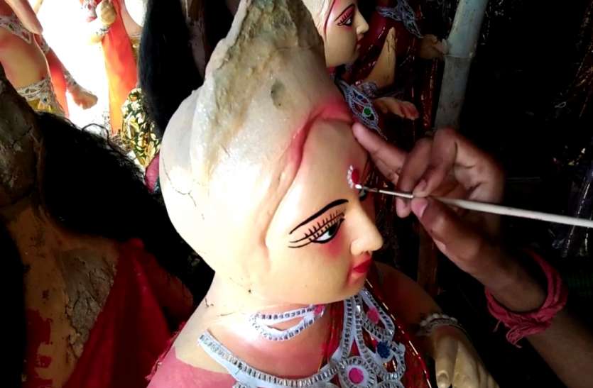 COVID Outbreak effect on Durga Puja दुर्गा पूजा पर कोरोना का असर, आर्थिक तंगी से जूझ रहे मूर्तिकार, आंदोलन की तैयारी में