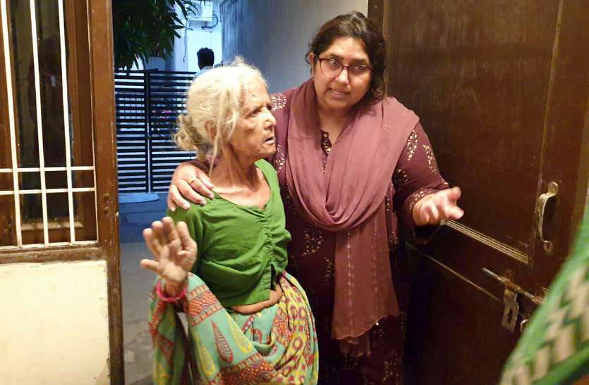 A Human Story For 80 Year Old Lady Jaipur Collector Jagroop Singh ...