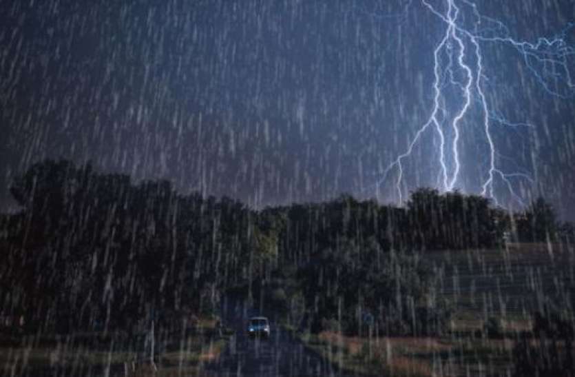 thunderstorm.jpg मानसून की चेतावनी - अरब सागर की नम हवा से गरज-चमक के साथ होगी बारिश