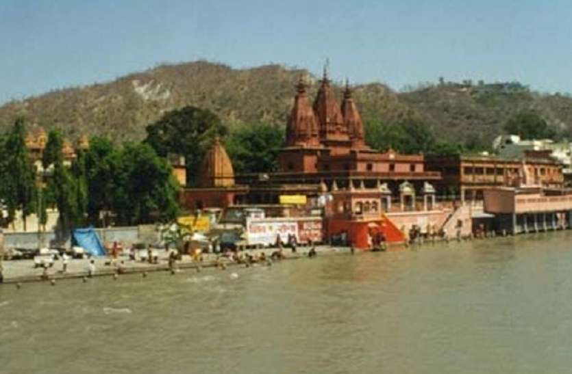 पिंडदान से पूर्व फल्गु नदी में स्नान क्यों फायदेमंद Bihar: पिंडदान से पूर्व फल्गु नदी में स्नान क्यों फायदेमंद