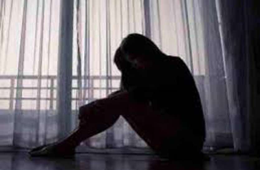 Rape In Chhattisgarh Women Call In Hotel From Cheating Then Raped