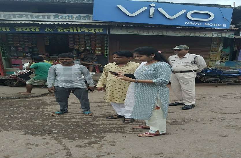 एसडीएम ने किया वार्डों का निरीक्षण, दिए निर्देश एसडीएम ने किया वार्डों का निरीक्षण, दिए निर्देश