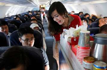 Stay away from tea, coffee and lavatory water on flights हवाई सफर में कॉम्पलीमेंट्री मिलने वाले पानी और चाय-कॉफी से करें तौबा