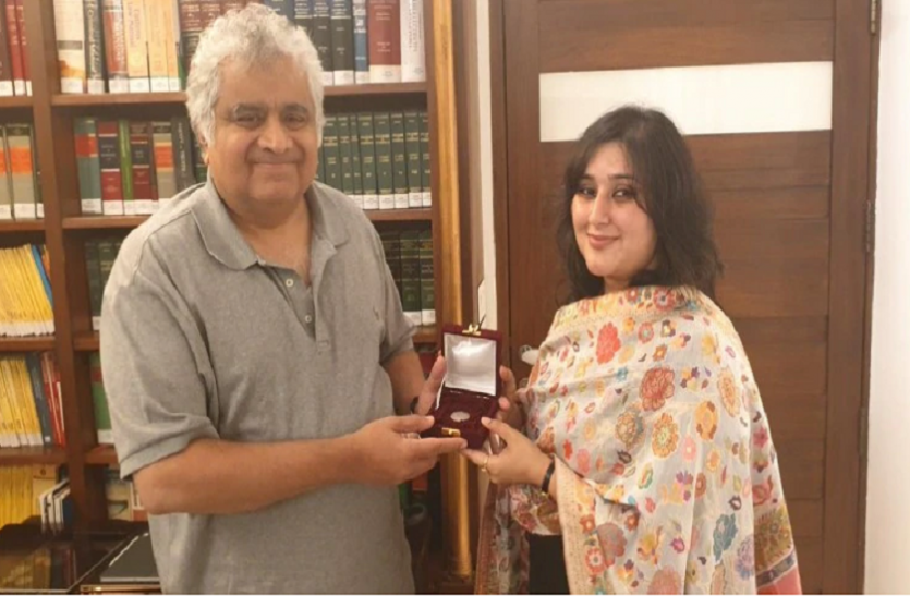 h.png बांसुरी ने कुछ ऐसे पूरी की मां सुषमा स्वराज की अंतिम इच्छा, जाने क्या चाहती थीं पूर्व विदेश मंत्री
