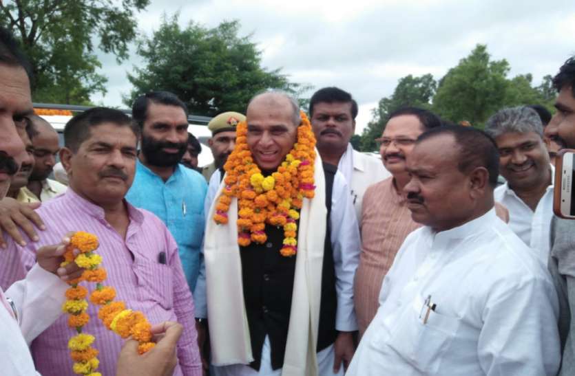 Jagdambika Pal अखिलेश यादव और प्रियंका वाड्रा पर जगदम्बिका पाल का जोरदार हमला