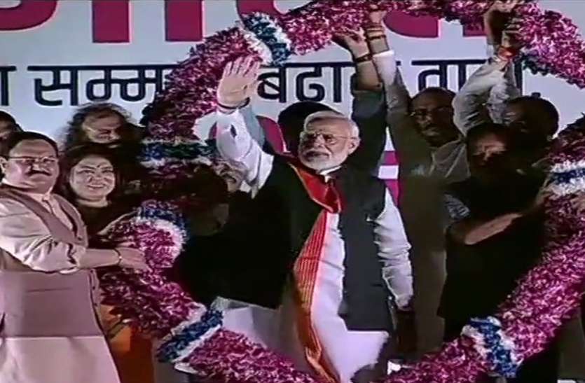 pm_modi_at_palam_airport.jpg अमरीका दौरे से स्वदेश लौटे पीएम मोदी, दिल्ली एयरपोर्ट पर हजारों ने किया स्वागत
