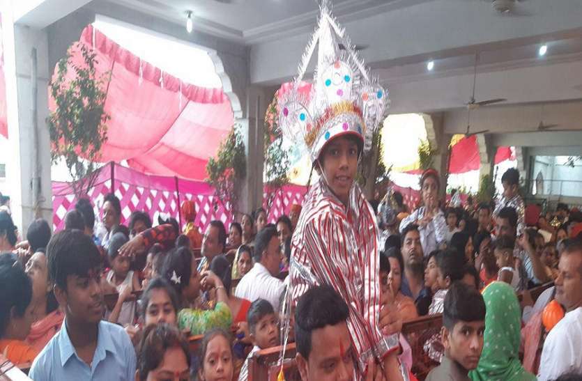 यहां बच्चे बड़ी संख्या में इसलिए बनते हैं लंगूर... यहां बच्चे बड़ी संख्या में इसलिए बनते हैं लंगूर...