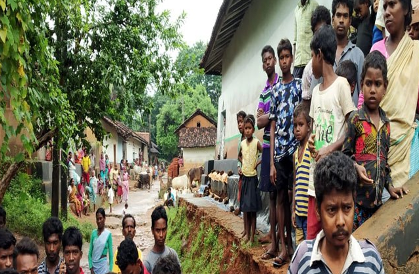 Rain In Jharkhand बारिश बनी काल, भरभराकर गिरी दीवार, यूं तबाह हो गया पूरा परिवार