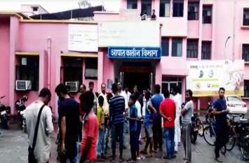 swift dzire Fall into the canal भारी बारिश के दौरान स्विफ्ट डिजायर कार अनियंत्रित होकर नहर में गिरी