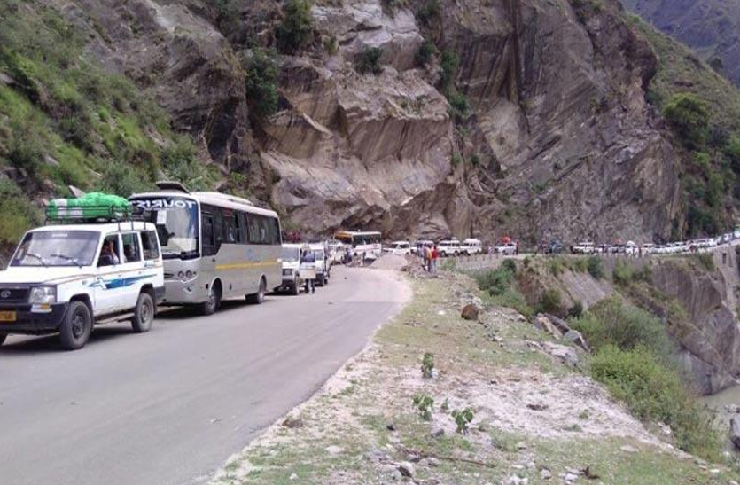 Rain In Uttarakhand उत्तराखंड: लैंडस्लाइडिंग जोन में फंसे हजारों तीर्थयात्रियों को लेकर सामने आई बड़ी ख़बर, अब सभी...