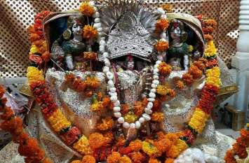 UP Famous Nav Durga Temple in hardoi यहां माता सती के नश्वर देह का गिरा था कान, होती है कृपा की बरसात