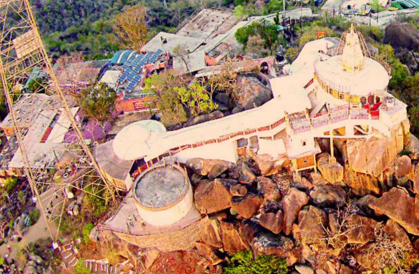 maa_bamleshwari.jpg अधूरी प्रेम कहानी का गवाह है यह देवी मंदिर, राजा विक्रमादित्य ने की थी यहां आत्महत्या की कोशिश
