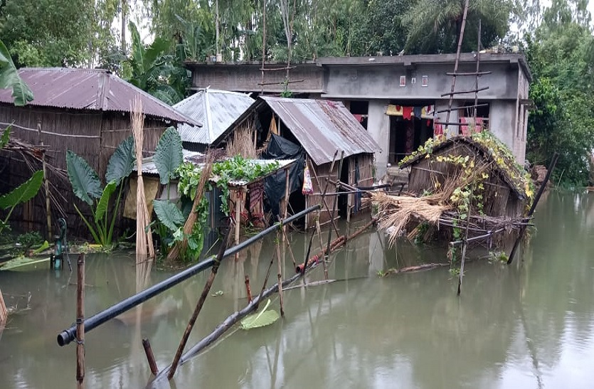 झारखंड में बारिश से बुरा हाल, इस जिले में बंद रहेंगे स्कूल, मौसम विभाग का येलो अलर्ट झारखंड में बारिश से बुरा हाल, इस जिले में बंद रहेंगे स्कूल, मौसम विभाग का येलो अलर्ट