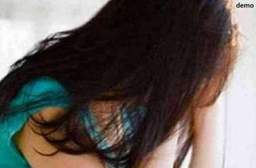पढ़ाई के काम से भोपाल आई लड़की के साथ वेंडरों ने किया गंदा काम पढ़ाई के काम से भोपाल आई लड़की के साथ वेंडरों ने किया गंदा काम