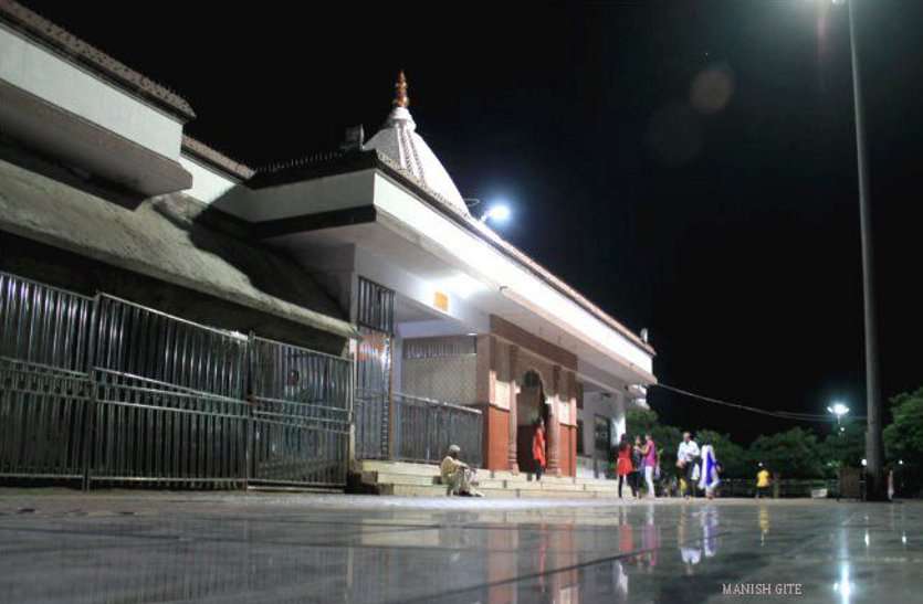 नवरात्रि: हर दुःख को दूर करती हैं ये देवी मां! न्याय के लिए विराजी हैं 1000 फीट ऊंचे पर्वत पर...