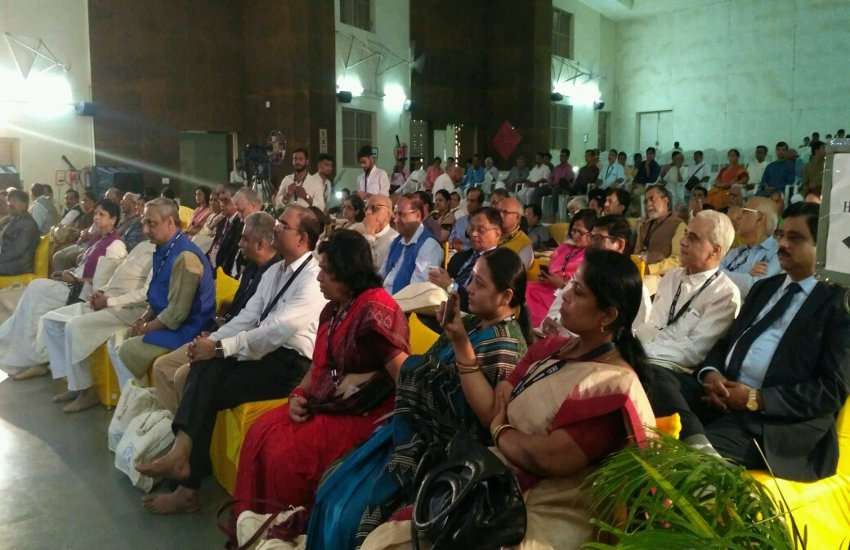 Ahmedabad News: एआईयू का कामकाज होगा डिजिटल, गुजरात के इस संस्थान को मिली जिम्मेदारी