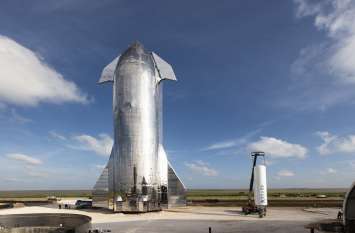 Elon Musk wants to send rocket to mars is almost ready to launch चांद-मंगल पर बस्ती बसाने के लिए तैयार हैं एलन मस्क, अनोखे स्पेसक्राफ्ट की तस्वीर शेयर कर बताई खासियत
