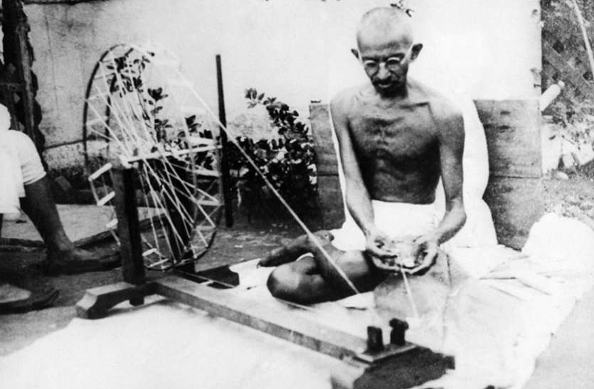जानें मोहनदास करमचंद गांधी से ‘महात्मा’ और ‘राष्ट्रपिता’ तक का सफर जानें मोहनदास करमचंद गांधी से ‘महात्मा’ और ‘राष्ट्रपिता’ तक का सफर