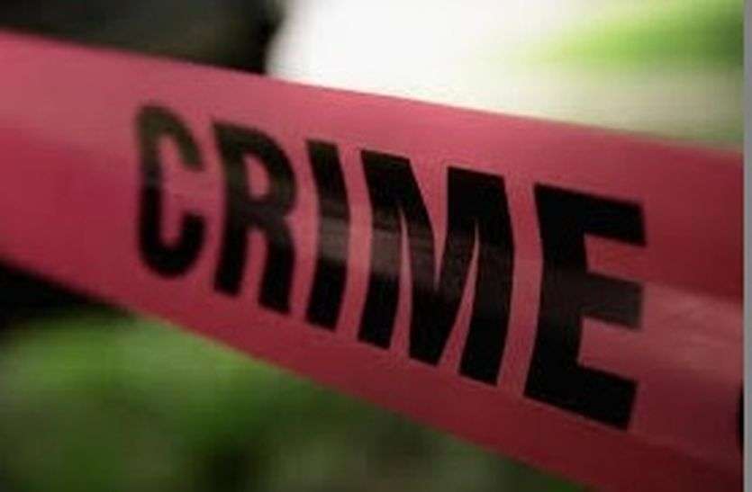रोडवेज की एक बस के चालक को पुलिस ने शराब के नशे में गिरफ्त में लिया। पुलिस के अनुसार बस बाड़मेर जा रही थी। चरस से भरा बैग लेकर थाने पंहुची महिला