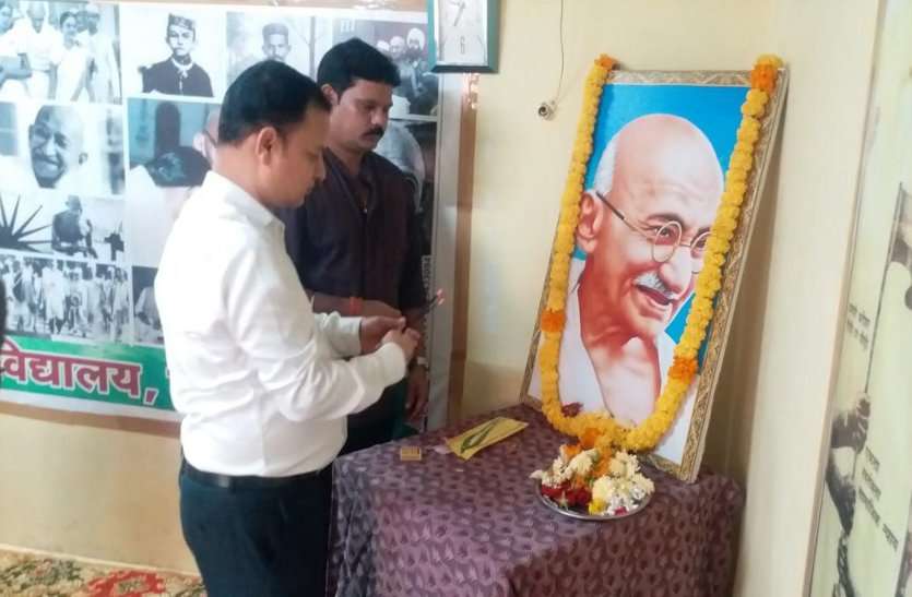 Special program in Katni on Gandhi Jayanti MP के इस जिले में कलेक्टर-सीइओ की खास पहल, पंचायत में चार दिन बैठेगी 'गांव सरकार', हर समस्या का होगा समाधान