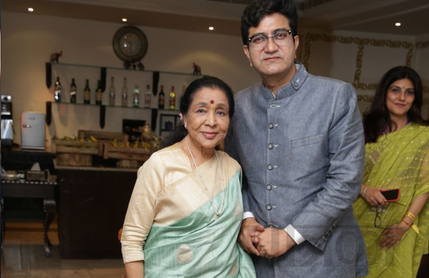 हमारी आत्मा क्लासिकल म्यूजिक है, लेकिन गाने फिल्मी गाते हैं - आशा भोसले