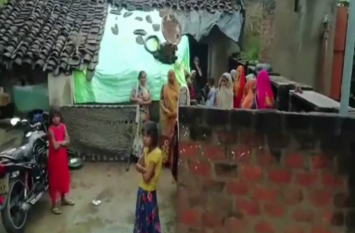 mother including 2 years son death due to current in banda करंट लगने से मां सहित दो वर्षीय मासूम की मौत, देखें वीडियो
