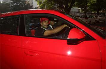 ranveer singh bought new Lamborghini Urus price 3 crore Gully boy रनवीर सिंह ने खरीदी नई कार, कीमत से लेकर जानें फीचर्स तक