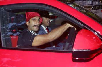 Ranveer Singh buys a whopping Rs 3 crore Lamborghini car रणवीर सिंह ने खरीदी रेड कलर की लैंबोर्गिनी कार, कीमत जान उड़ जाएंगे आपके होश