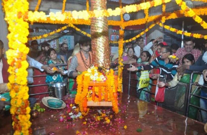 Alopashankari Maa amazing temple in Prayagraj इस देवी माँ के मंदिर में नहीं है कोई प्रतिमा, इस तरह होता है चमत्कारी शक्ति का दर्शन