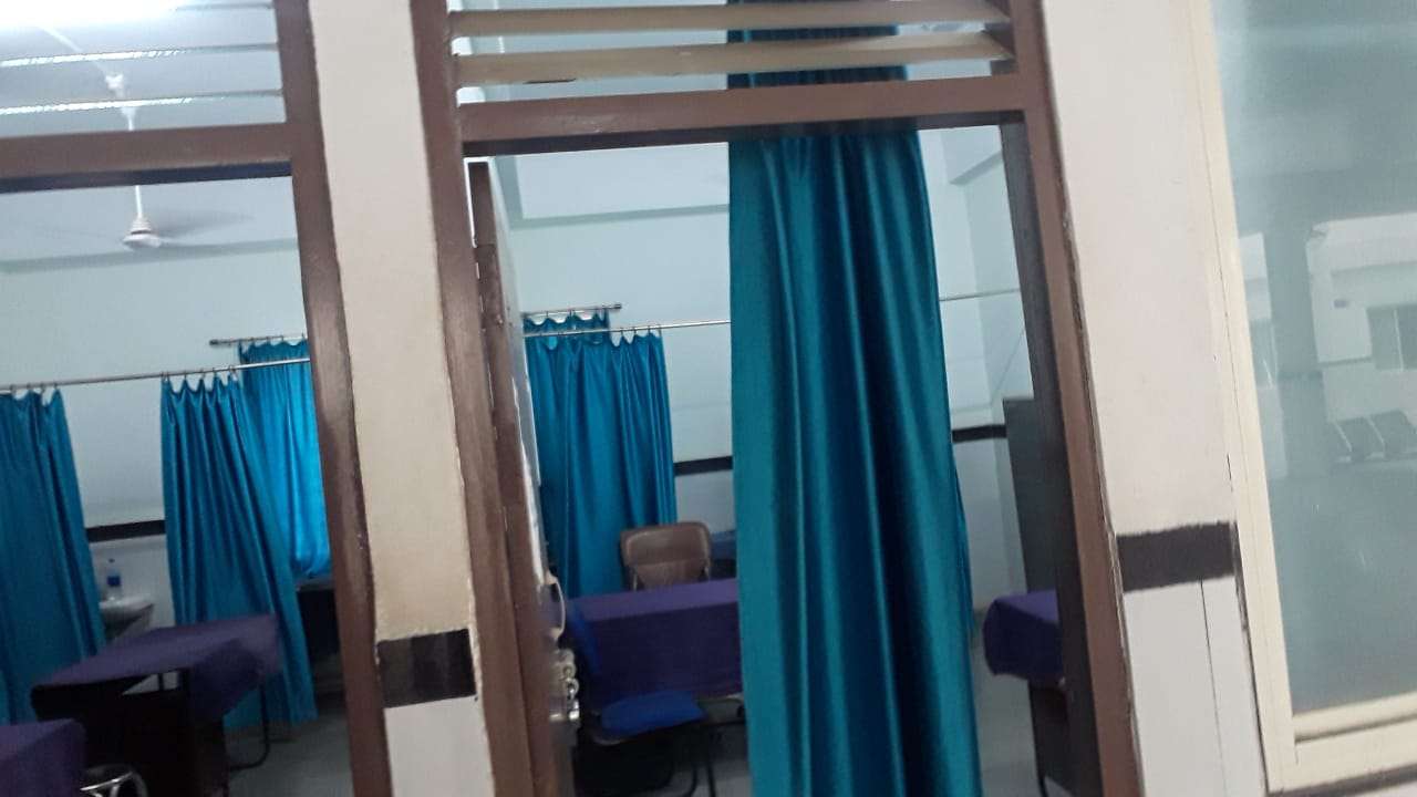 जिला अस्पताल में तीन दिन से पहुंच रहे जिला पंचायत सीइओ, नहीं सुधर पा रही व्यवस्थाएं
