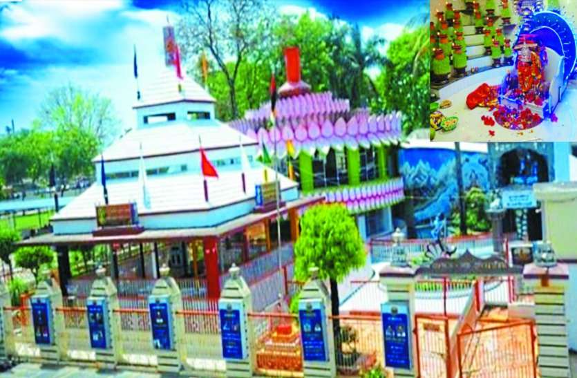 नवरात्र विशेष : केंवट के जाल में फंसने के बाद स्वप्न में दिए दर्शन, सात समुंदर पार के लोगों की है आस्था नवरात्र विशेष : केंवट के जाल में फंसने के बाद स्वप्न में दिए दर्शन, सात समुंदर पार के लोगों की है आस्था
