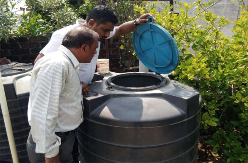 Survey started after getting dengue patient डेंगू का मरीज मिलने का बाद शुरू हुआ सर्वे, पानी की टंकियों में मिला लार्वा, कराया नष्ट
