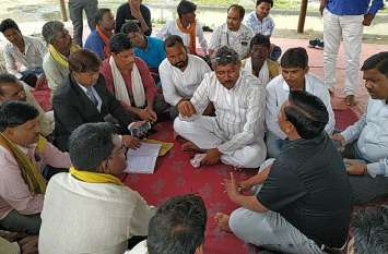 Resentment among farmers for not getting benefits of schemes योजनाओं का लाभ नहीं मिलने से किसानों में आक्रोश