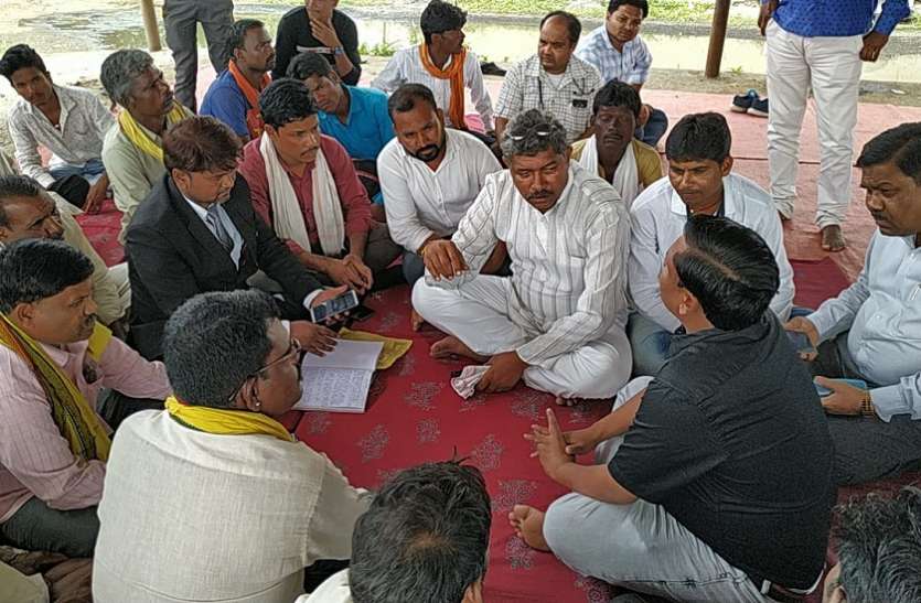 योजनाओं का लाभ नहीं मिलने से किसानों में आक्रोश योजनाओं का लाभ नहीं मिलने से किसानों में आक्रोश