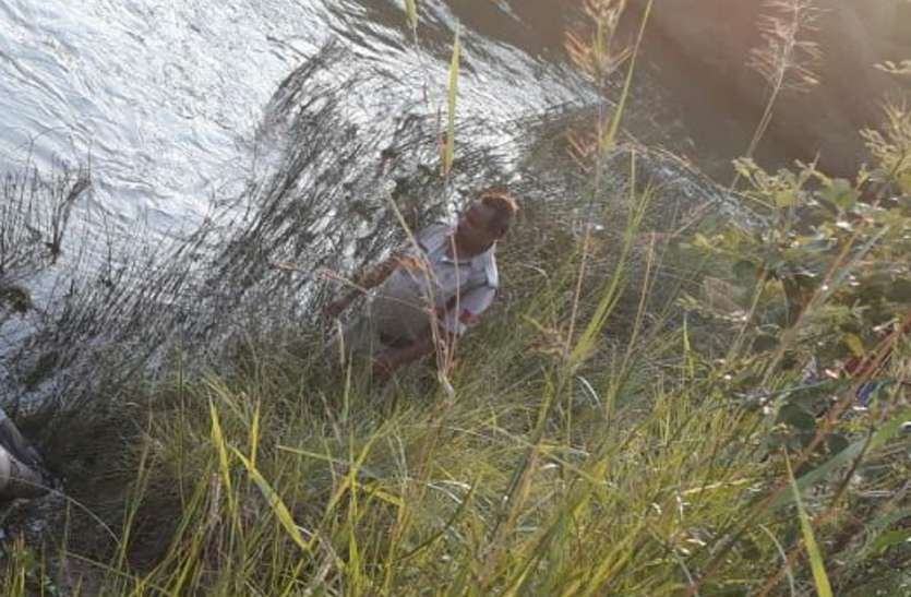 Dead body of youth found in suspicious condition, fear of murder संदिग्ध अवस्था में मिला युवक का शव, हत्या की आशंका