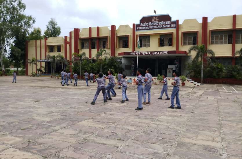 Central School High Tension line case Electric company says to court याचिका की सुनवाई पर रखा विजली कंपनी ने अपना पक्ष