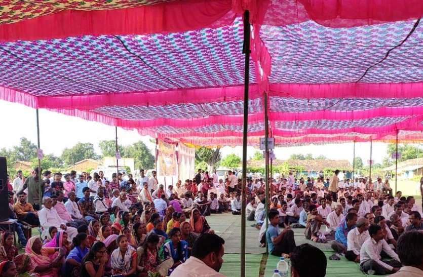 आपकी सरकार आपके द्वारा शिविर में ग्रामीणों ने सुनाई समस्याएं आपकी सरकार आपके द्वारा शिविर में ग्रामीणों ने सुनाई समस्याएं