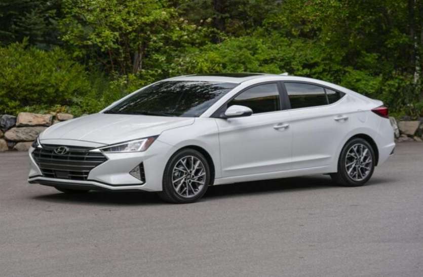 Hyundai Car discount हुंडई की इस धाकड़ सेडान पर मिल रहा पूरे 2 लाख का बंपर डिस्काउंट