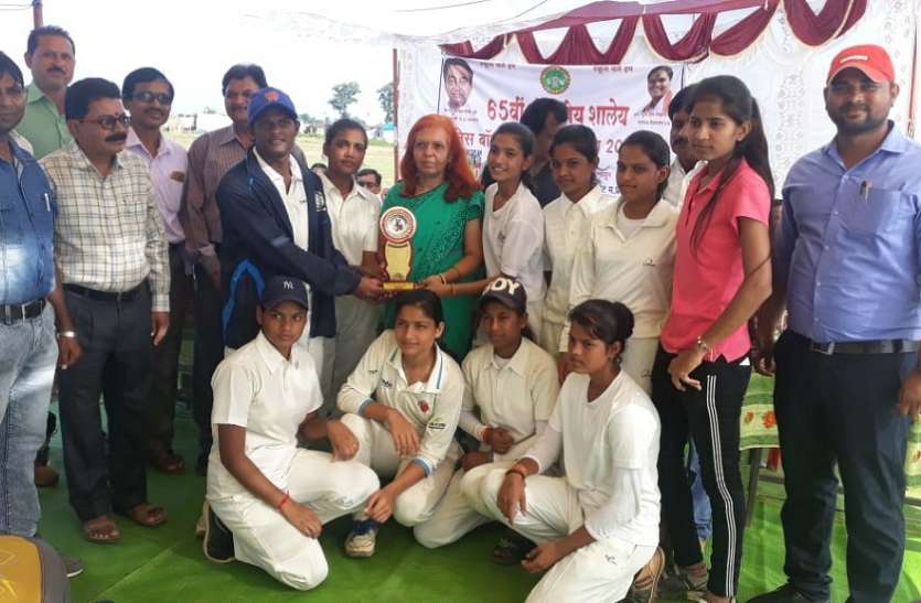 बालक वर्ग में नरसिंहपुर तो बालिका वर्ग में जबलपुर टीम बनी विजेता बालक वर्ग में नरसिंहपुर तो बालिका वर्ग में जबलपुर टीम बनी विजेता