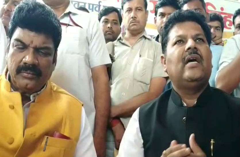 80.jpg जीतू के बयान से फिर भड़के 'पटवारी', कहा- जारी रहेगा हड़ताल, मंत्री भी माफी मांगने को तैयार नहीं